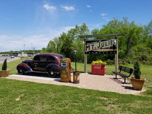 mount Juliet cast iron car welcome sign